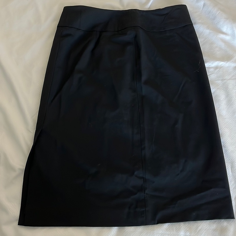 Banana Republic black lined stretch skirt, size 2, side zipper, slit in back - Picture 1 of 10